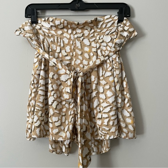 Kittenish Tan Leopard print satin Paperbag Shorts size Large - Picture 6 of 6